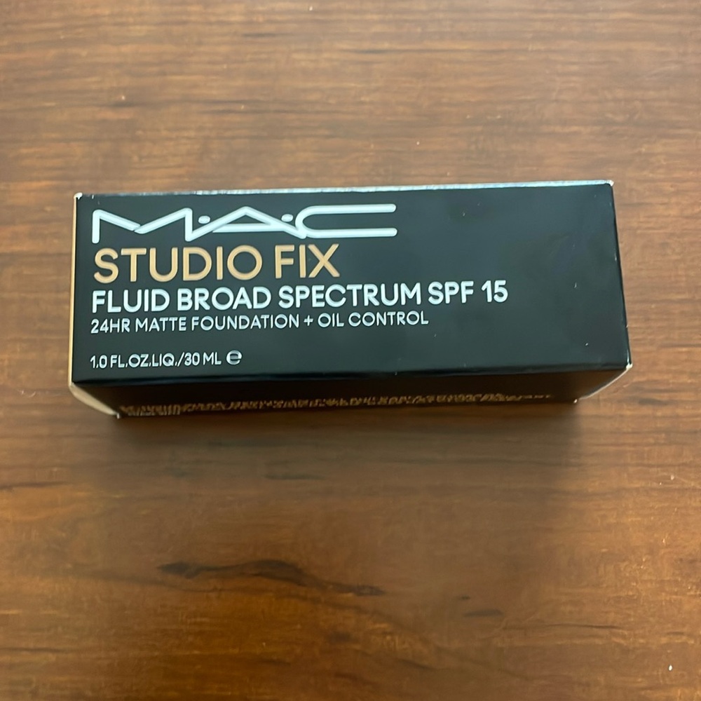 Mac Studio Fix NC 35 - matte foundation